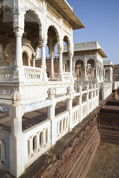 Kenotaph Jaswant Thada  weißes Marmordenkmal von Jaswant Singh II  Jodhpur  Rajasthan  Indien  Südasien