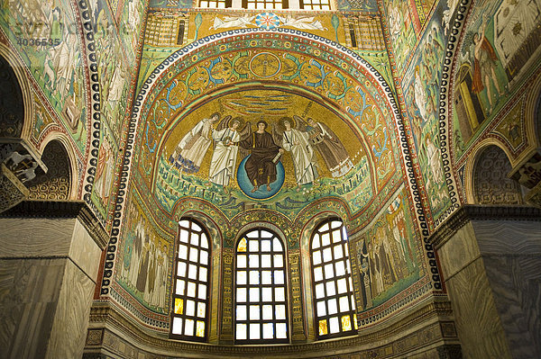 Basilica San Vitale mit Mosaik Fresken  Ravenna  Emilia Romagna  Emilia Romana  Italien  Europa