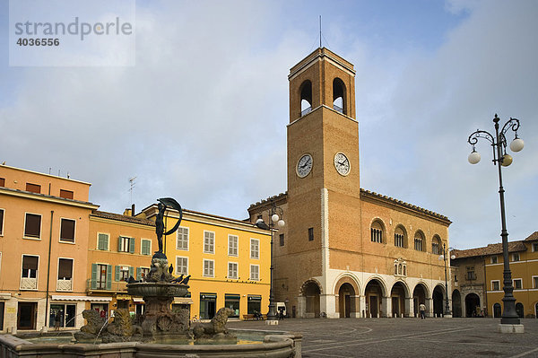 Palazzo della Ragione  Fano  Marken  Marche  Italien  Europa