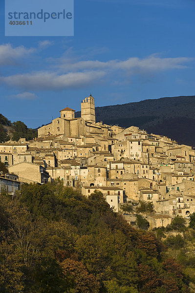 Castelmonte  Abruzzo  Abruzzen  Italien  Europa