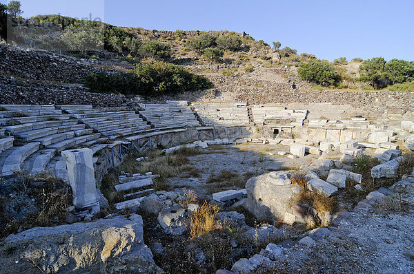 Steinernes Amphitheater von Melos auf Milos  Kykladen  Griechenland  Europa
