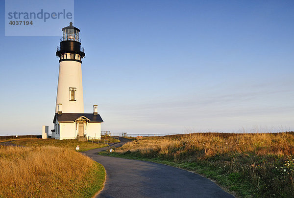 Yaquina Head Lighthouse  höchster Leuchtturm Oregons  28  5m  Sehenswürdigkeit  Yaquina Head  Oregon  USA  Nordamerika