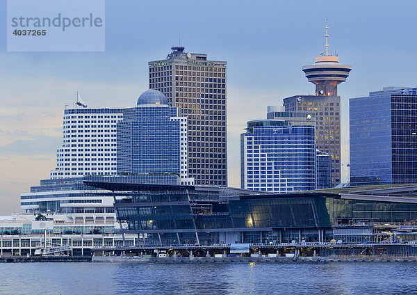 Skyline vor Coral Harbour  mit Convention Center  Vancouver  British Columbia  Kanada  Nordamerika