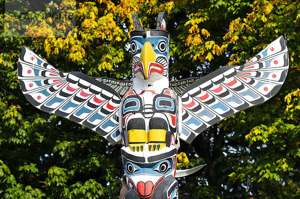 Indianer Totem  Totempfahl im Stanley Park  Vancouver  British Columbia  Kanada  Nordamerika