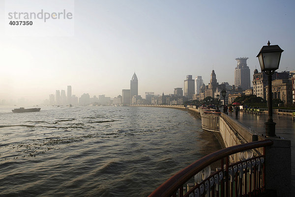 Der Bund  Uferpromenade  Shanghai  China  Asien