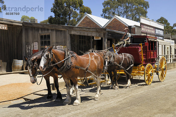 Historische Kutsche  Vierspänner  in der Goldgräberstadt Ballarat  Museumsstadt  Victoria  Australien