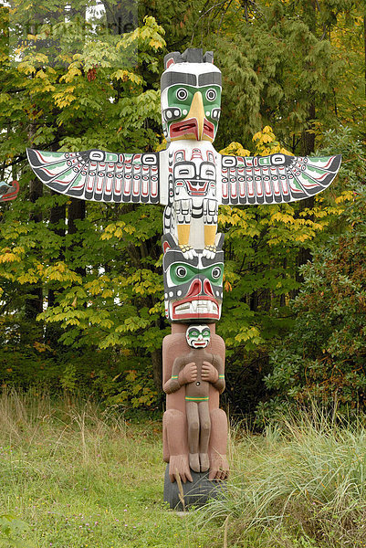 Indianischer Totempfahl  Stanley Park  Vancouver  Vancouver Island  Kanada  Nordamerika
