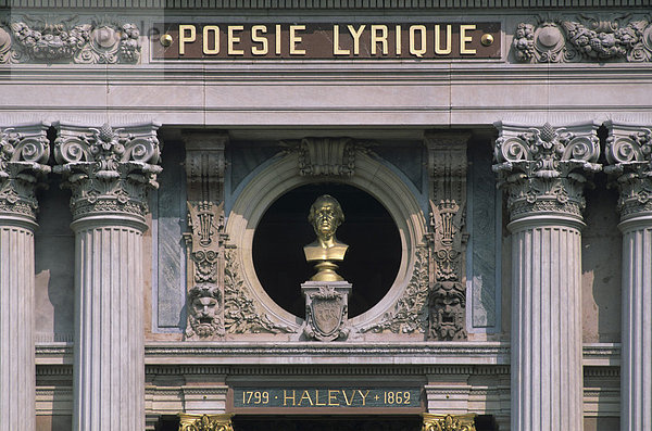 Fassadendetail der Opéra Garnier  Poesie Lyrique  Büste von Jacques François Élie Fromental Halévy  eigentlich: Elias Lévy  französischer Komponist und Musikpädagoge