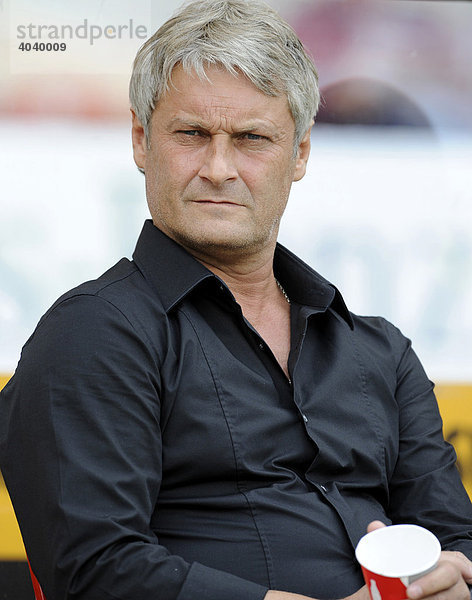 Armin VEH  Trainer VfB Stuttgart  Portrait