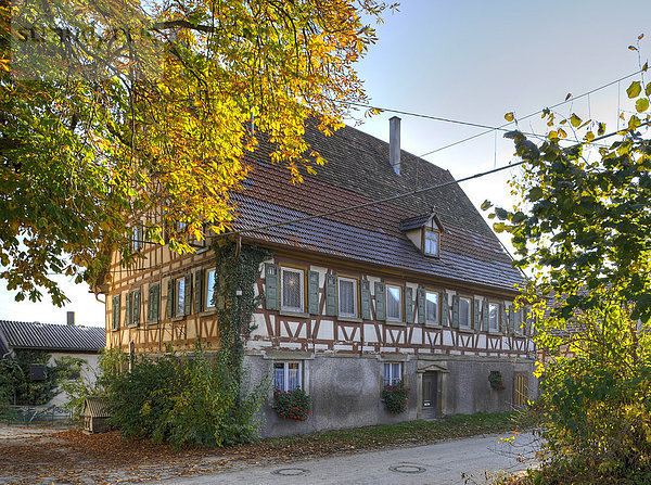 Fachwerkhaus in Ortsteil Siegelhausen bei Marbach am Neckar  Baden-Württemberg  Deutschland  Europa