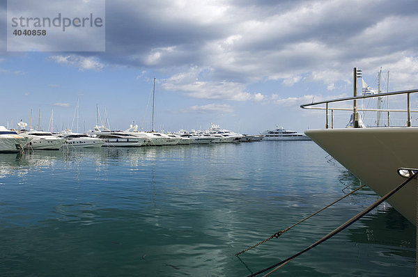 Blick über die Marina von Portals Nous  Balearen  Spanien  Europa