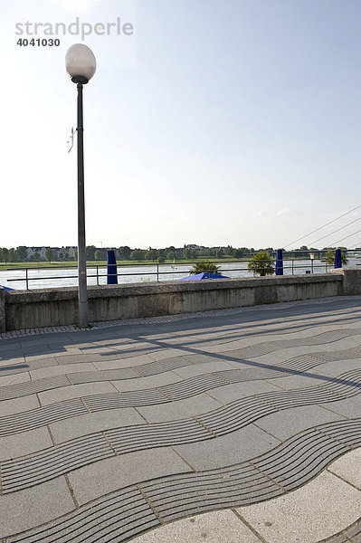Rheinpromenade Wellenform