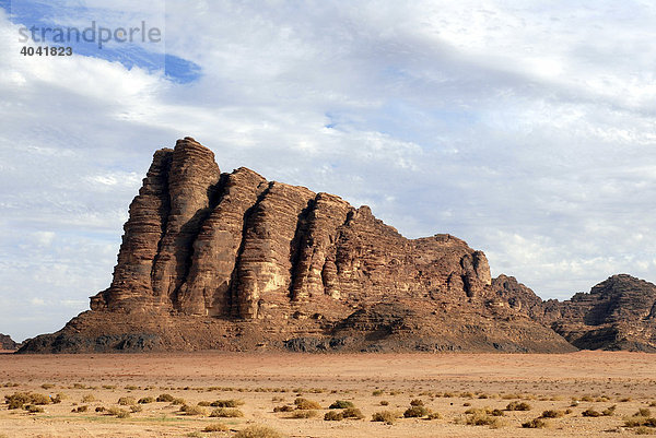 Die sieben Säulen der Weisheit  Wadi Rum  Jordanien  Naher Osten  Asien