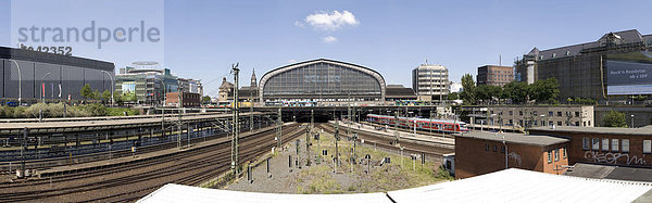 Panorama vom Hamburger Hauptbahnhof  Hamburg  Deutschland  Europa