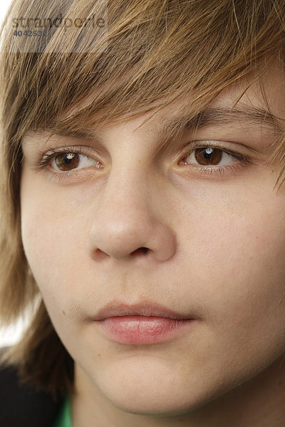 Gesicht eines 13-jährigen Jungen  Nahaufnahme