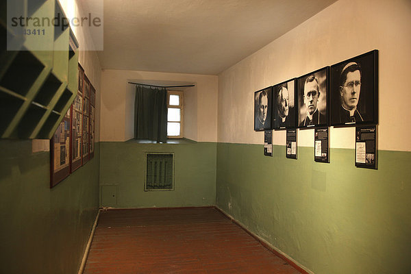 Gefängniszelle im KGB-Museum  Genozid Museum  behandelt die Zeit der deutschen und sowjetischen Besatzung und der Genozide  Vilnius  Litauen  Baltikum  Nordosteuropa