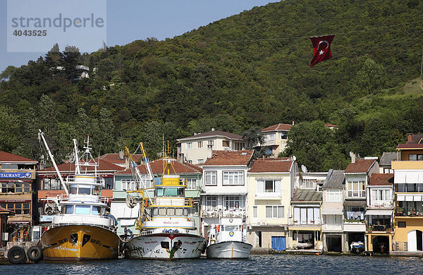 Der Ort Anadolu Kavagi am Bosporus  Istanbul  Türkei