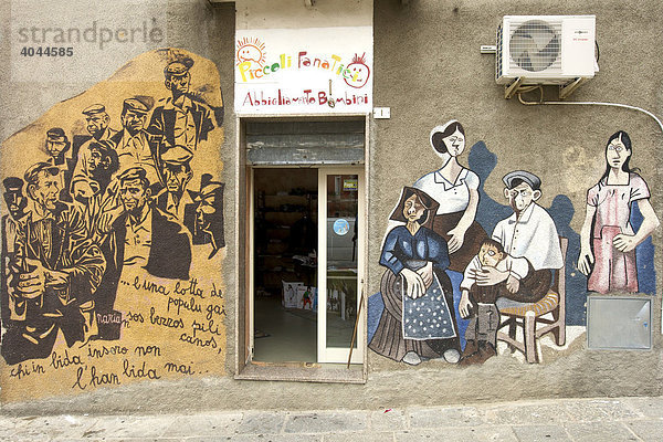 Murales  politische Wandmalerei  Orgosolo  Sardinien  Italien  Europa
