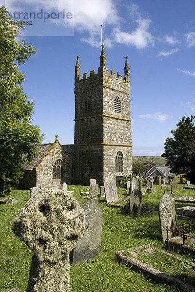 Kirche von Perranuthnoe mit Friedhof  Perranuthnoe  Cornwall  Großbritannien  Europa