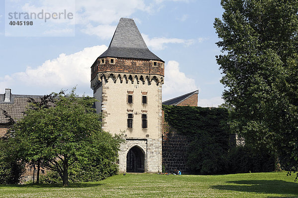 Turm der ehemaligen Burg Friedestrom  Zollfeste Zons  Dormagen  Niederrhein  Nordrhein-Westfalen  Deutschland  Europa