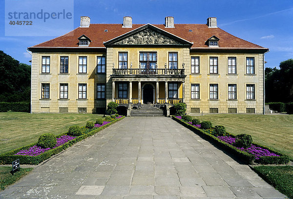 Schloss Oranienbaum  Parkseite  Barockanlage  Gartenreich Dessau-Wörlitz  Sachsen-Anhalt  Deutschland  Europa