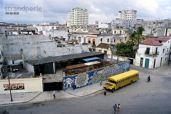 Blick auf die Altstadt  Cuarteles  La Habana Vieja  Havanna  Kuba  Karibik