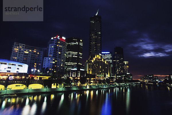 Melbourne bei Nacht  Melbourne  Victoria  Australien