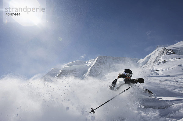 Skifahrer  Skifahrerin  Schneeverwirbelung  Action  St. Moritz  Diavolezza  Schweiz  Europa
