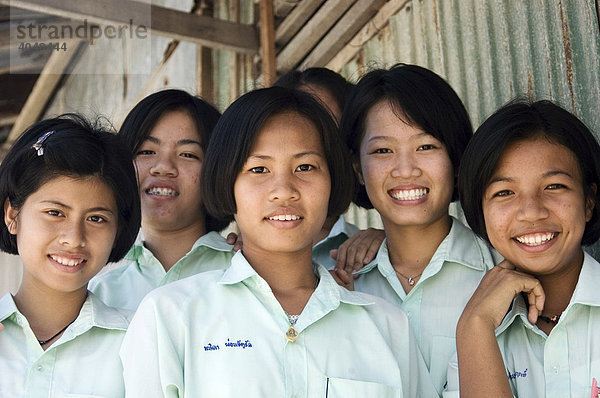Thailändische Schülerinnen  Thailand  Asien
