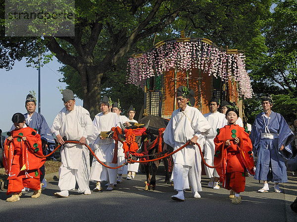 Shintoistische Prozession des Hofstaates der Saio Dai beim Aoi Fest in Kyoto  Kansai  Japan  Asien