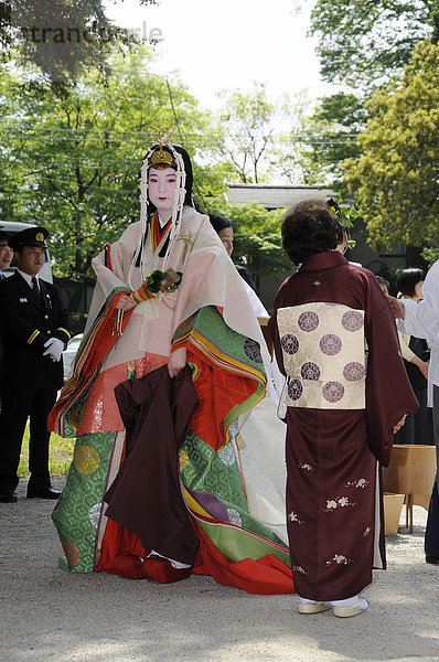 Saio dai  Hauptfigur des Aoi Matsuri  Aoi Fest  mit Haartracht und wertvollem Kimono  Kyoto  Japan  Asien