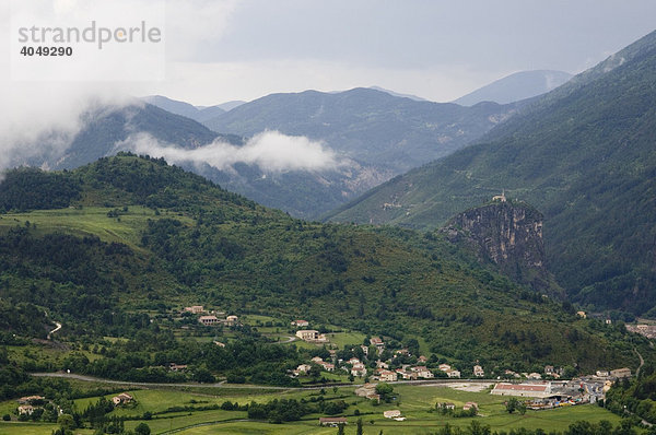 Kirche auf Fels  Verdon  Frankreich  Europa