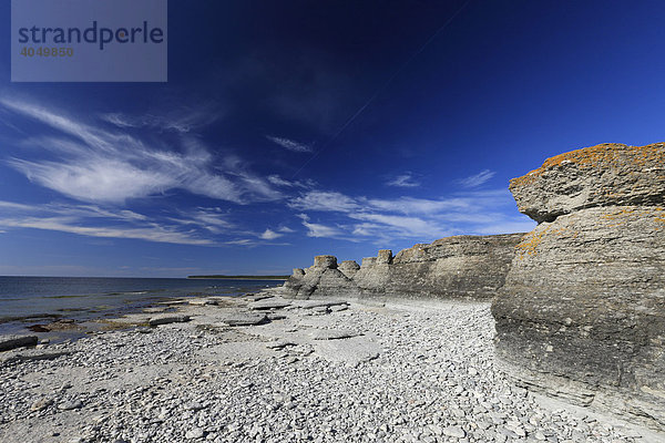 Rauken von Byrum  freistehende  vom Meer ausgespülte Steinsäulen  Byrum  Öland  Kalmar län  Schweden  Skandinavien  Europa