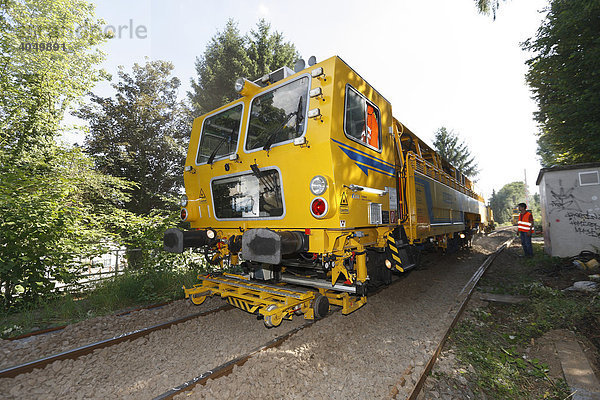 Gleisbauarbeiten der Deutschen Bahn  Stopfmaschine