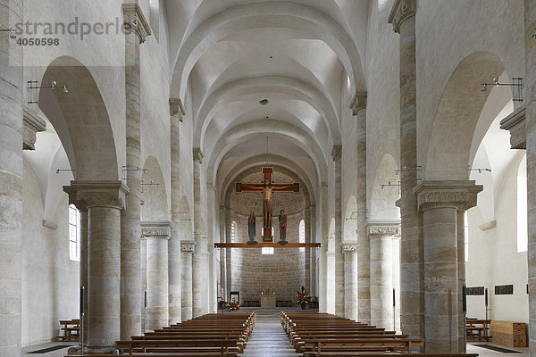 Innenansicht romanische Basilika St. Michael in Altenstadt  Pfaffenwinkel  Oberbayern  Bayern  Deutschland  Europa
