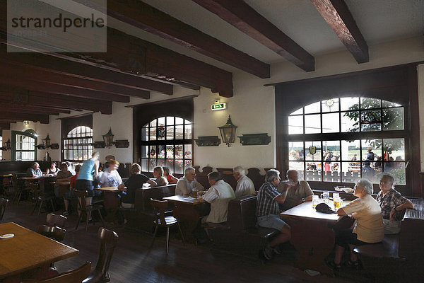 Restaurant Bräustüberl im Kloster Andechs  Innenansicht  Fünfseenland  Oberbayern  Bayern  Deutschland  Europa