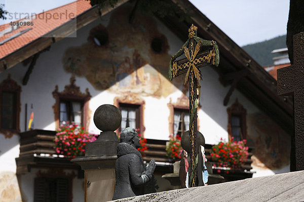 Grab von Max Streibl in Oberammergau  Oberbayern  Bayern  Deutschland  Europa