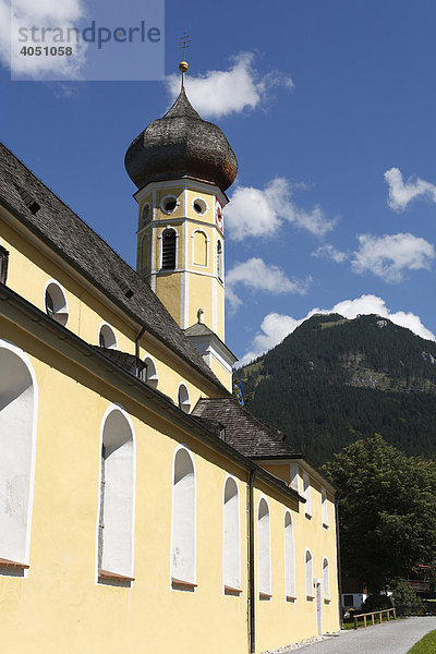 Pfarrkirche St. Martin in Fischbachau  Oberbayern  Bayern  Deutschland  Europa