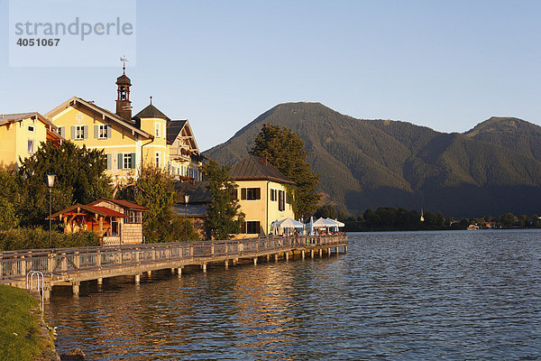 Tegernsee  Ortschaft Tegernsee und Wallberg  Oberbayern  Bayern  Deutschland  Europa