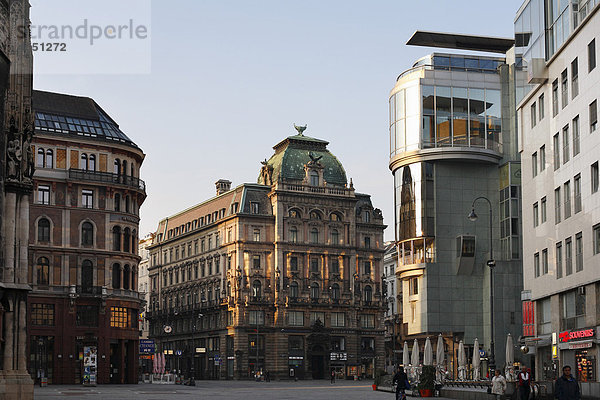 Stock-im-Eisen-Platz mit Nationalbank  Mitte  und Haas-Haus  rechts  Wien  Österreich  Europa