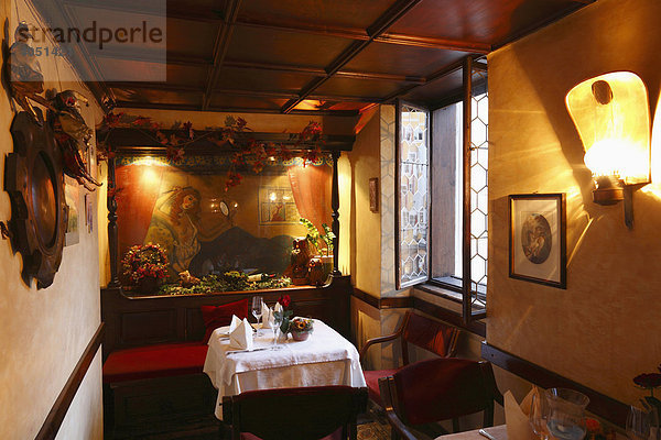 Frauenzimmer im Restaurant Zum Eulenspiegel  Stadt Salzburg  Österreich  Europa