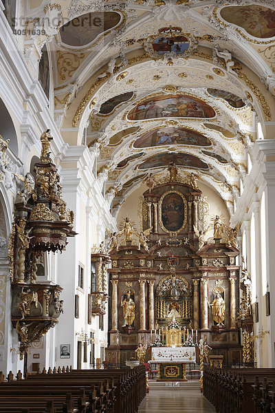 Hochaltar in Basilika Frauenkirchen  Burgenland  Österreich  Europa