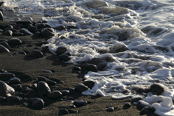 Strand mit schwarzen Kieselsteinen  Playa de Santiago  La Gomera  Kanaren  Kanarische Inseln  Spanien  Europa
