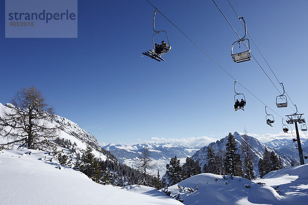 Sessellift im Skigebiet Rofan  Rofangebirge  Tirol  Österreich  Europa