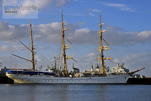 Segelschulschiff der deutschen Marine Gorch Fock im Hafen  Kiel  Schleswig-Holstein  Deutschland  Europa