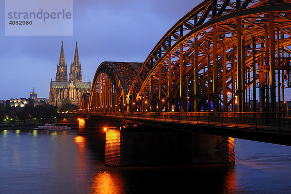 Zollernbrücke  Kölner Dom  Köln  Nordrhein-Westfalen  Deutschland  Europa