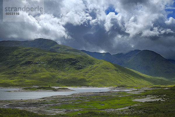 Lichtstimmung in den Highlands  Schottland  Großbritannien  Europa