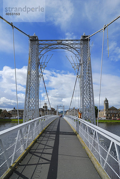 Historische Hängebrücke in Inverness  Schottland  Großbritannien  Europa