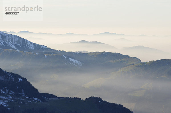 Inversionswetterlage im Appenzeller Land  Kanton Appenzell Innerrhoden  Schweiz  Europa