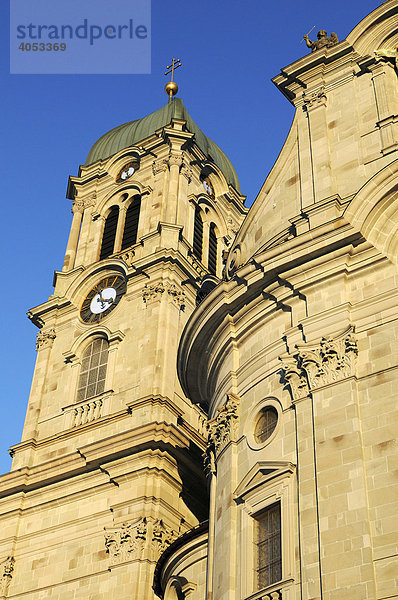 Detailansicht der Klosterkirche  Einsiedeln  Kanton Schwyz  Schweiz  Europa